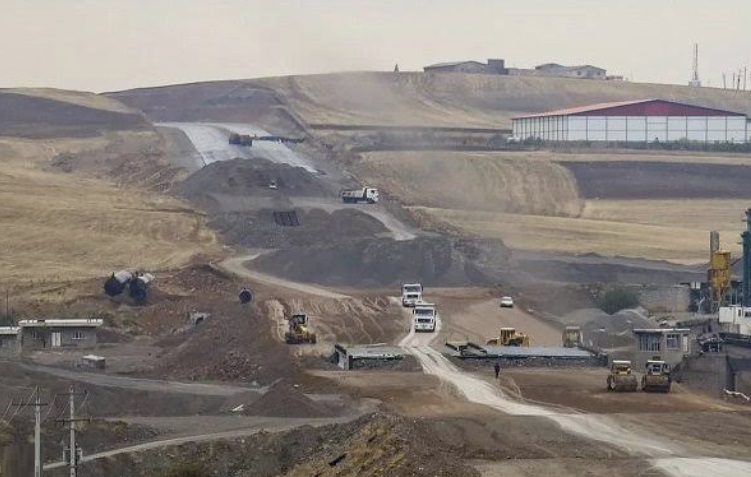 قطعه پنج آزادراه هشترود - مراغه به قرارگاه خاتم واگذار می‌شود