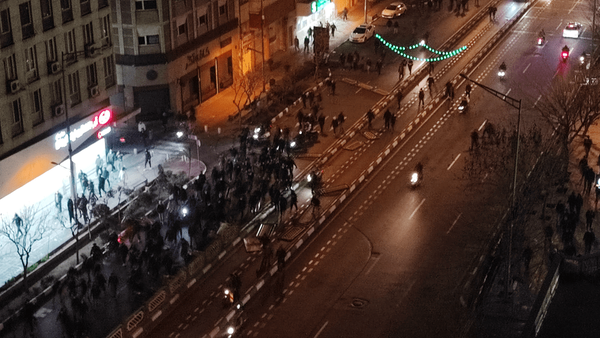 فهم مردم، آب سردی بر آتش آشوب