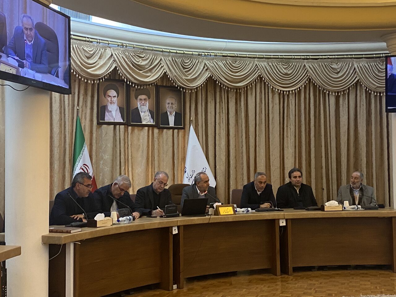 وظیفه حاکمیت، تامین امنیت بازار است