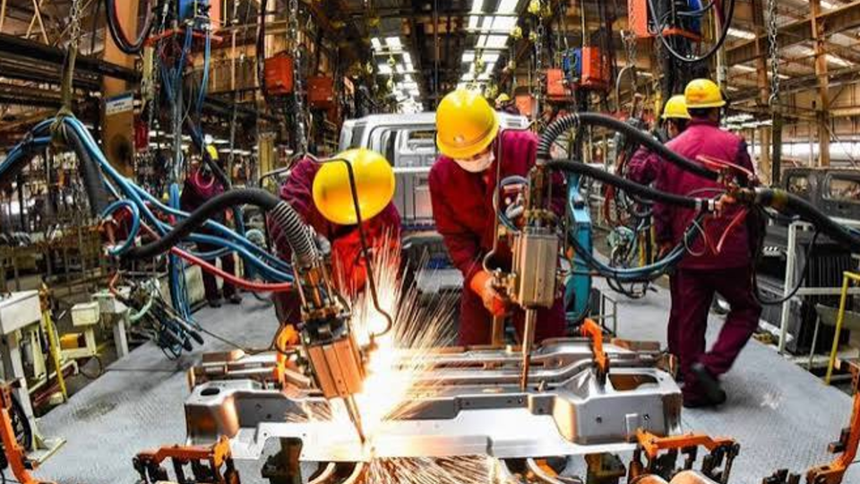"بساز و بنداز"؛ مانعِ پنهان توسعه اقتصادی ایران